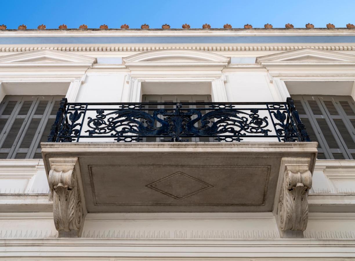 The White House In Plaka By Jj Hospitality Villa Athena Bagian luar foto