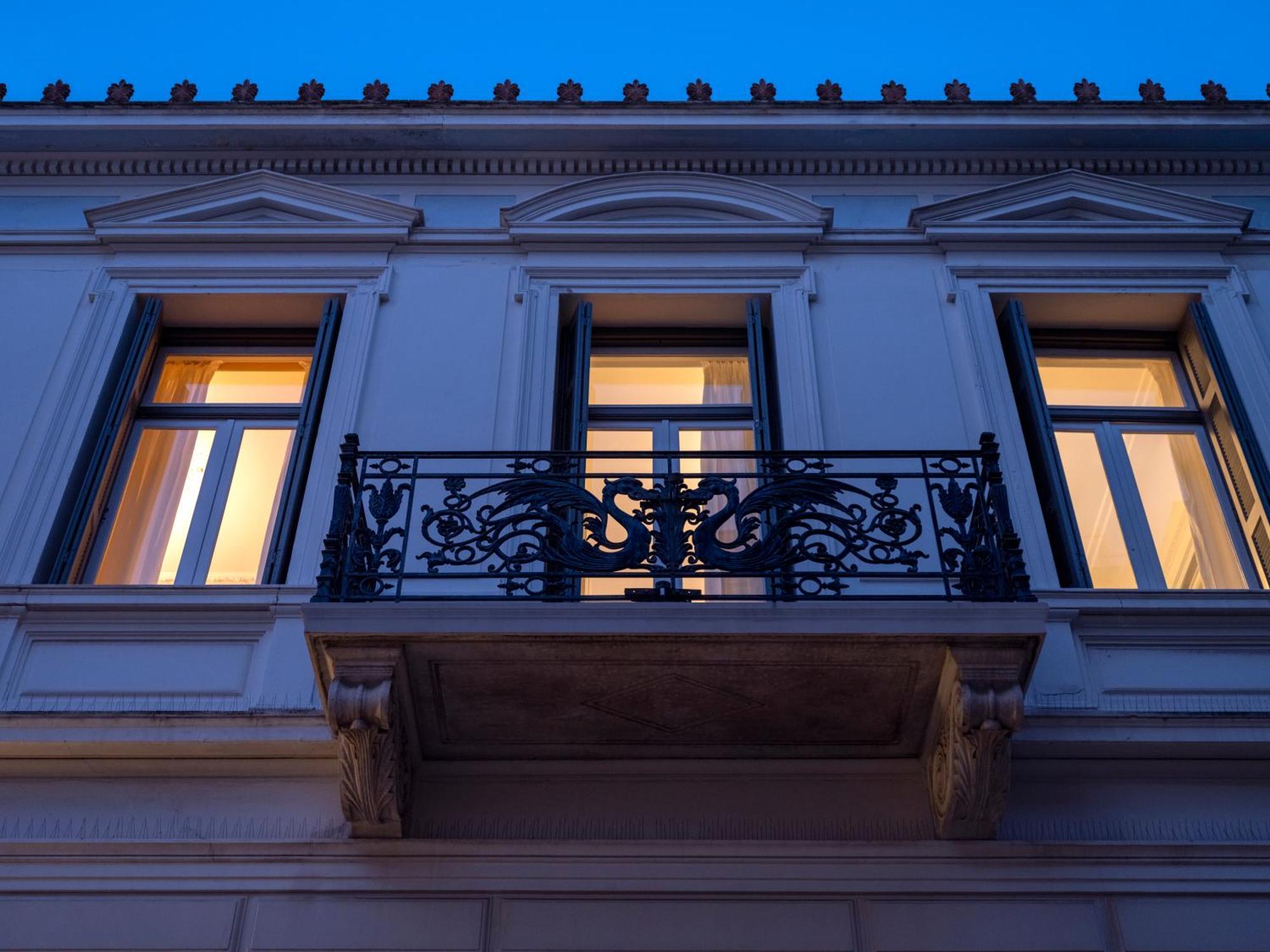 The White House In Plaka By Jj Hospitality Villa Athena Bagian luar foto