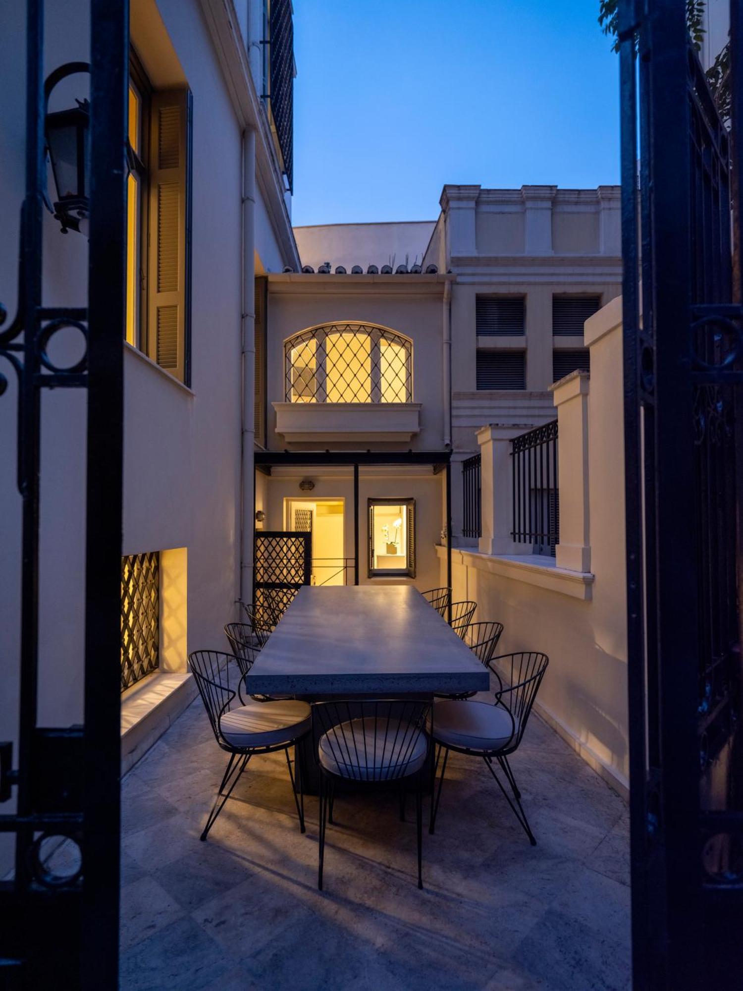 The White House In Plaka By Jj Hospitality Villa Athena Bagian luar foto