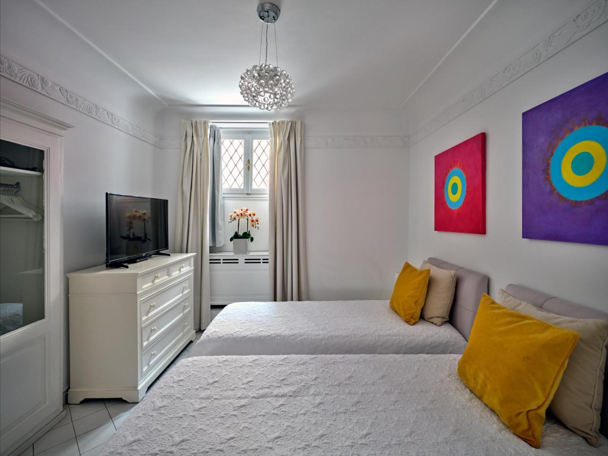 The White House In Plaka By Jj Hospitality Villa Athena Bagian luar foto